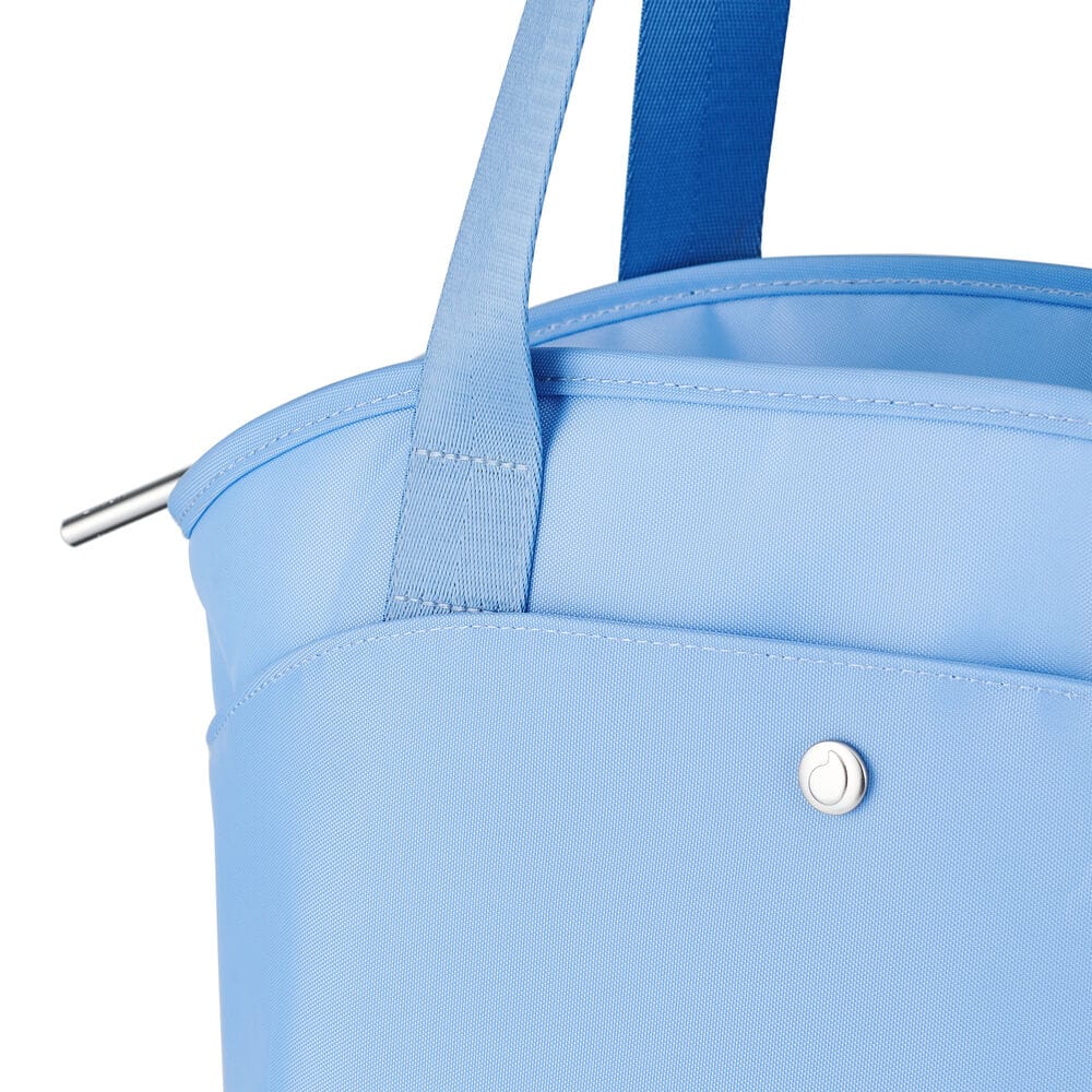 lunch-tote-u8 5341821_02-Swell-Lunch-Tote-Bag-Chambray-Blue-Pocket-Detail_3bd7.jpg