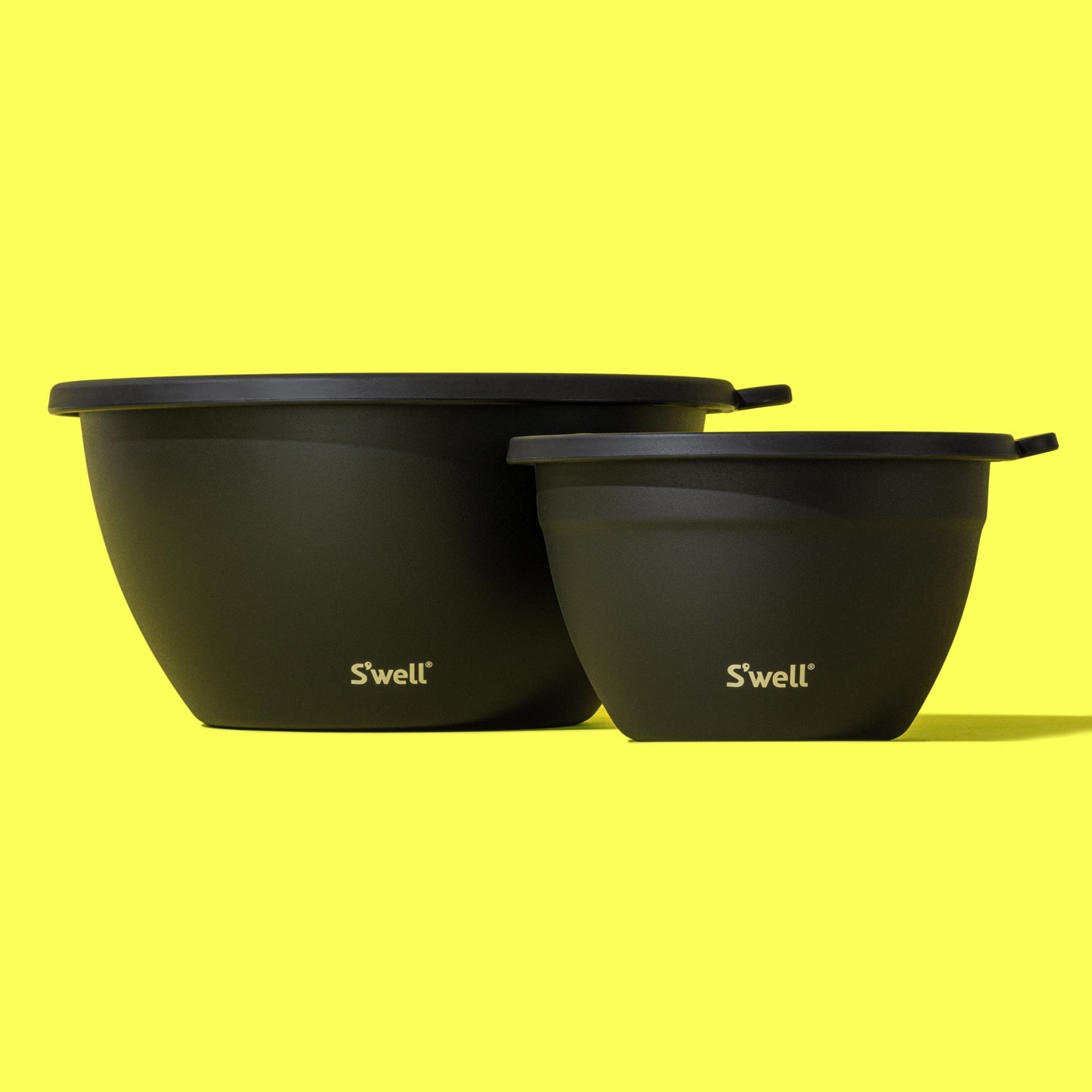salad-bowl-kit-xl-184oz-g9 Swell-Onyx-Salad-Bowl-XL-Lifestyle.jpg