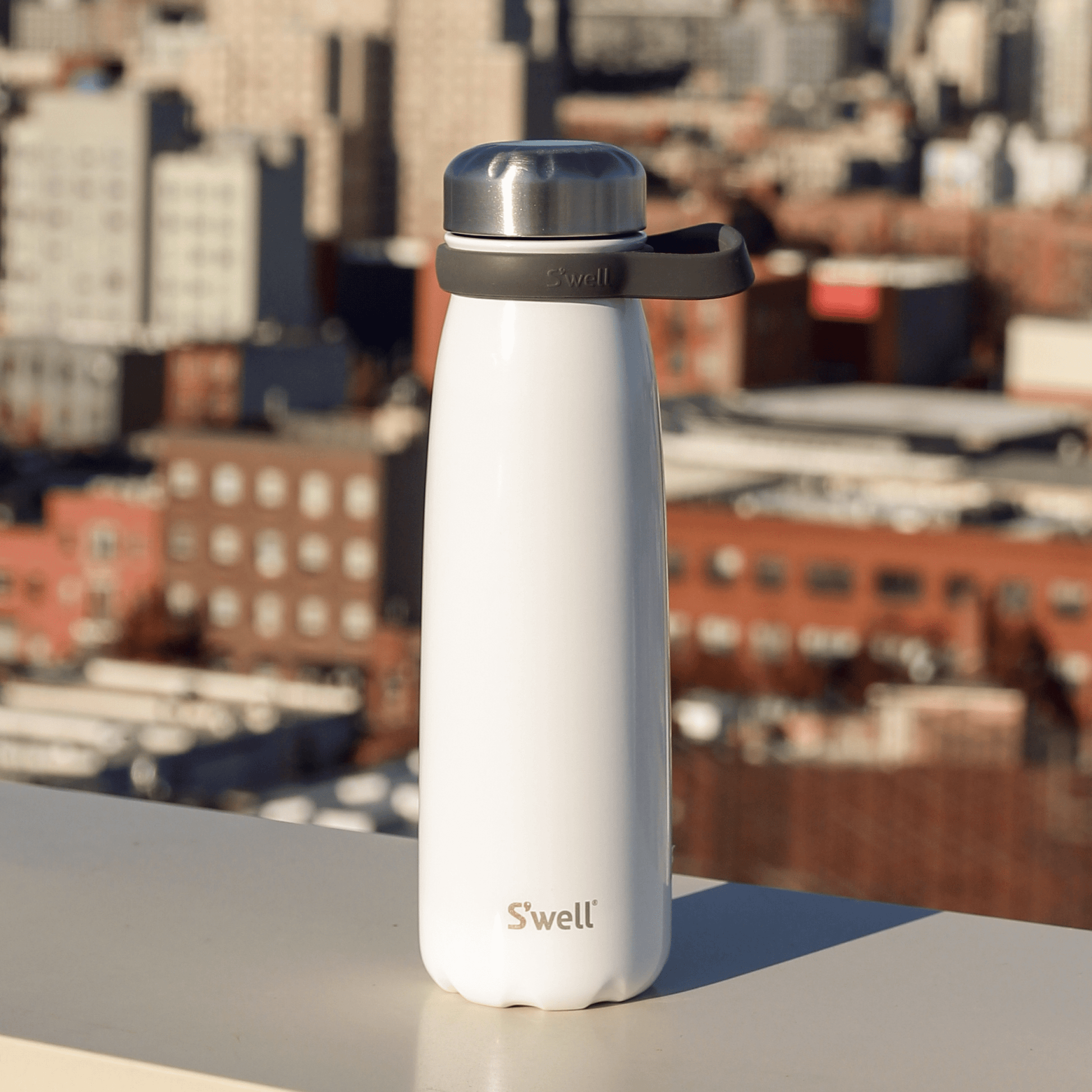 traveler-40oz-c5 Swell-Water-Bottle-Traveler-40oz-White-Angel-Food-Lifestyle.png