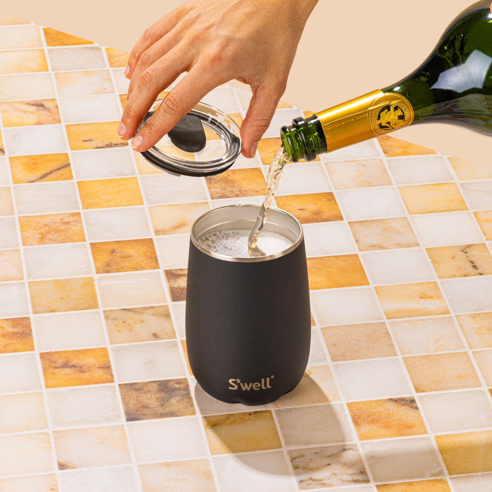 xl-sip-and-chill-bundle-g4 Swell_ONYX_XL_BARWARE_SET_Lifestyle-1.jpg